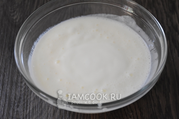 Влить кефир