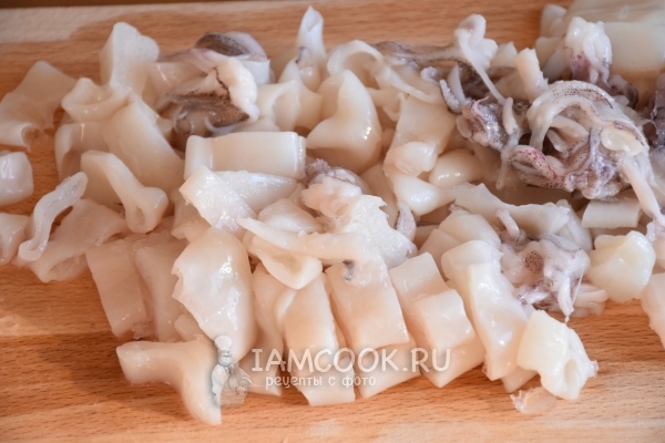 Порезать кальмаров