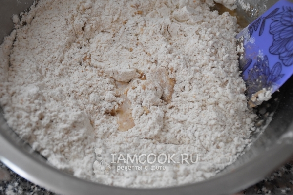 Всыпать муку