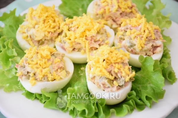 Яйца, фаршированные тунцом