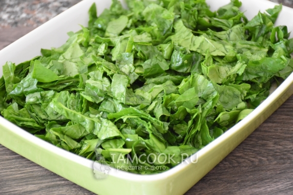 Положить на пшено шпинат