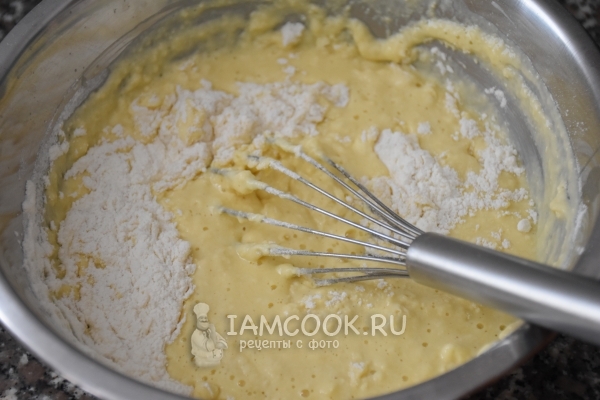 Всыпать муку