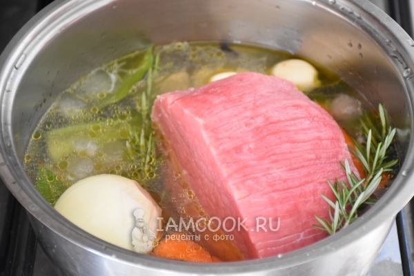 Влить вино и воду