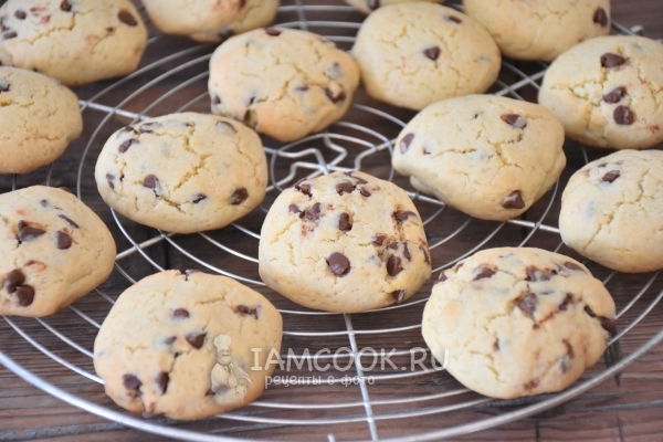 Готовое печенье с шоколадными каплями