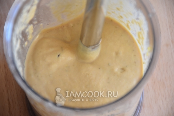 Взбить соус блендером