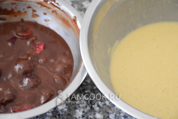 Добавить в тесто какао