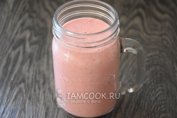 Фото смузи «Клубничный чизкейк»