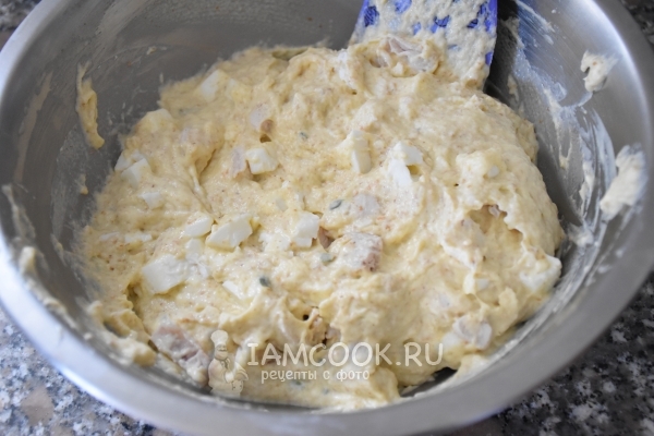 Положить мясо и сыр