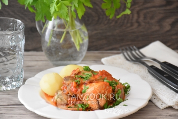 Фото тушёной курицы с грибами