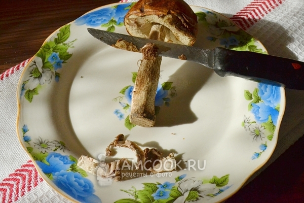 Почистить грибы