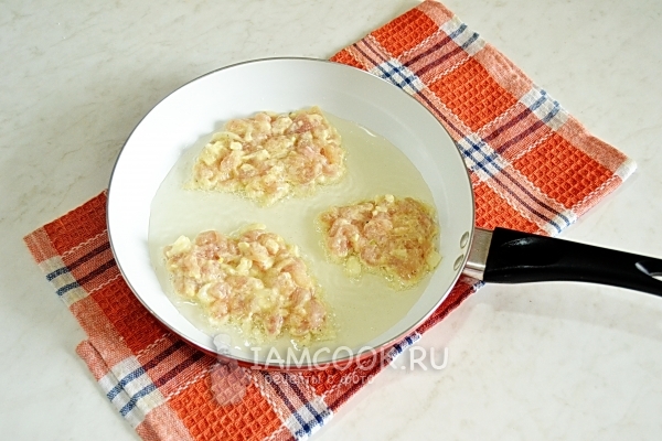 Пожарить отбивные