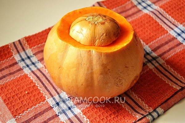 Накрыть тыкву крышкой из тыквы