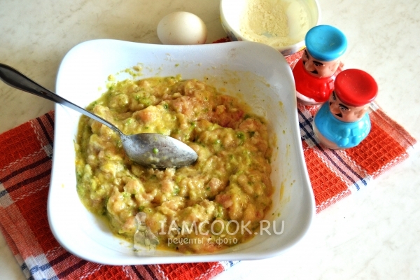 Размешать фарш