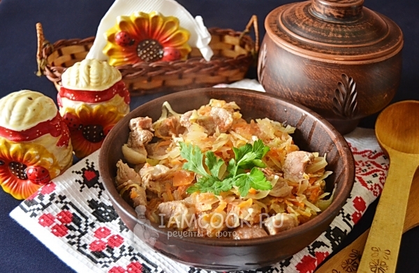 Фото тушёной квашеной капусты со свининой