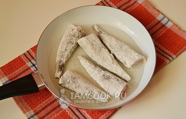 Обжарить рыбу