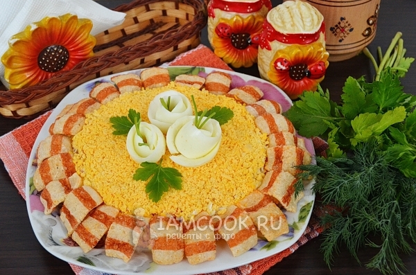 Фото салата «Подсолнух» со шпротами