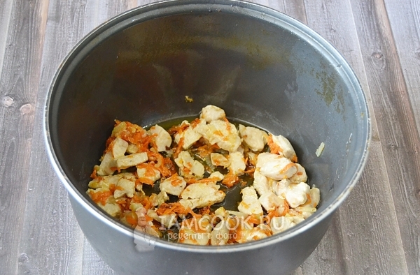 Добавить морковь и лук