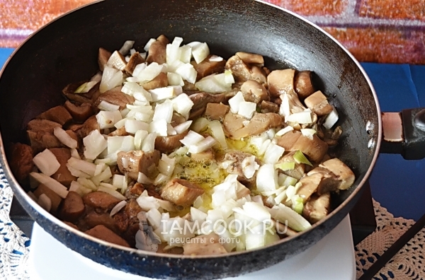 Пожарить грибы с луком