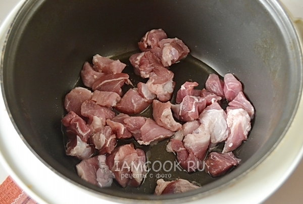 Обжарить мясо