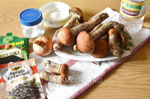 Ингредиенты для маринованных подосиновиков на зиму в банках