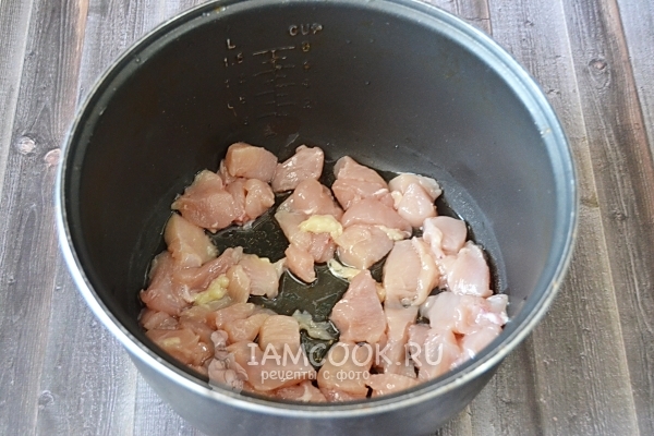 Обжарить куриное филе