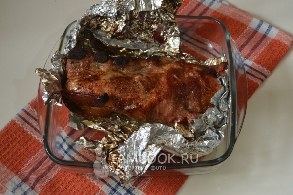 Готовая грудинка в медово-горчичном соусе