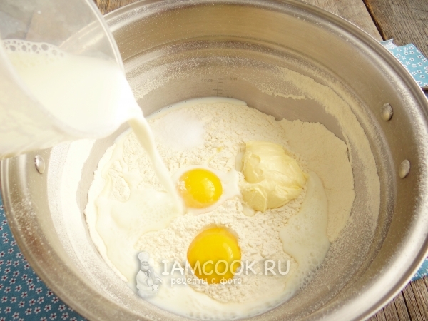 Влить молоко