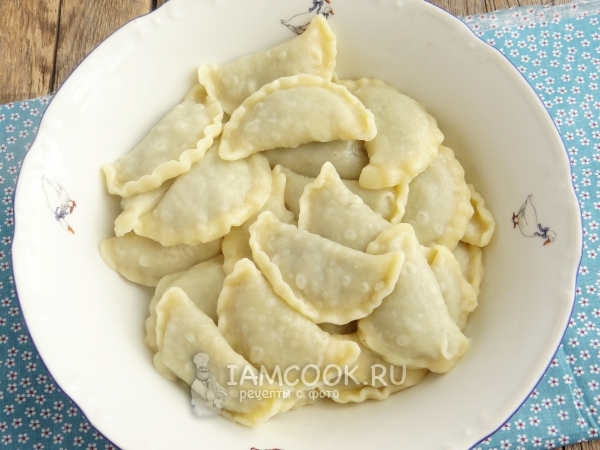 Достать вареники из воды