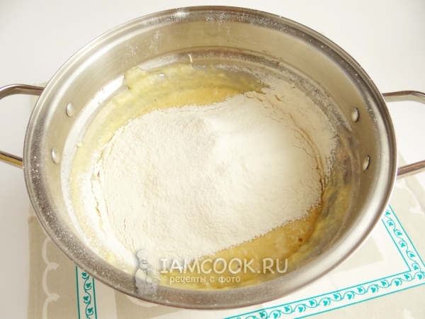 Просеять муку