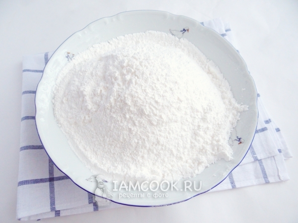 Просеять сахарную пудру