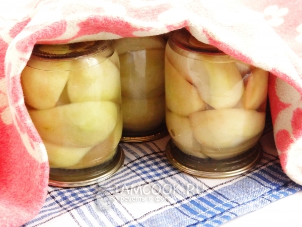 Накрыть банки полотенцем