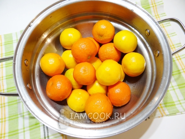 Помыть мандарины