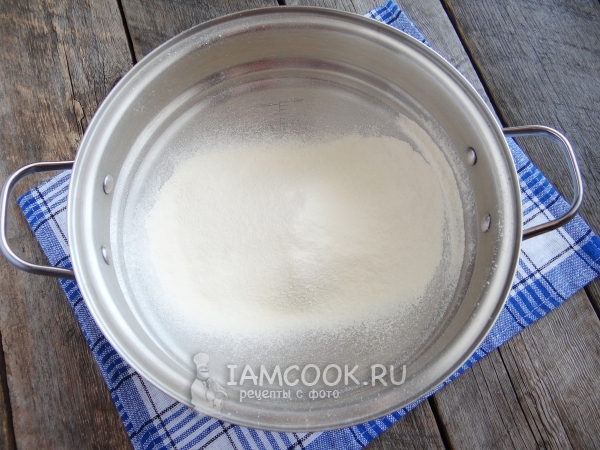 Просеяли муку