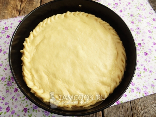 Накрыть начинку тестом