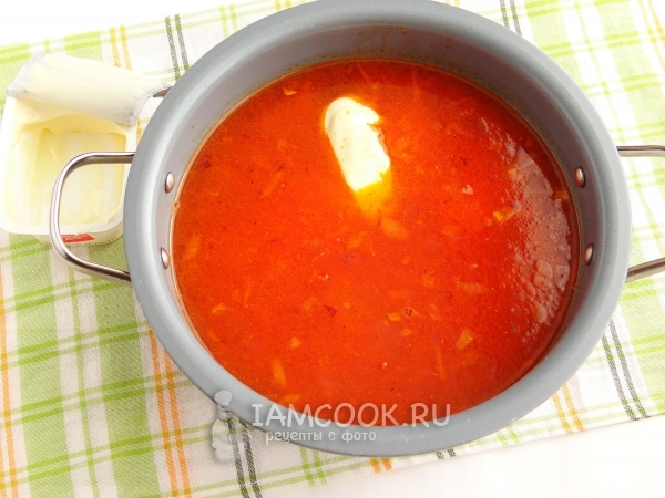 Положить плавленый сыр