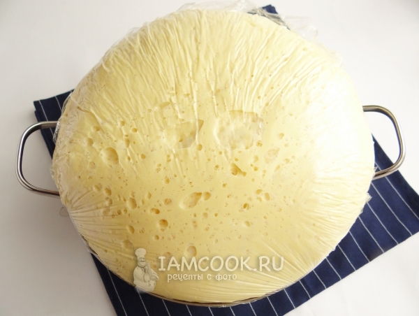 Накрыть тесто пленкой