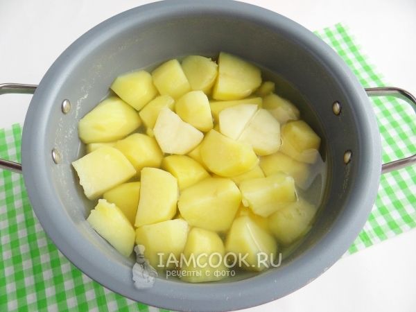 Сварить картофель