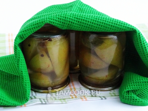 Накрыть банки полотенцем