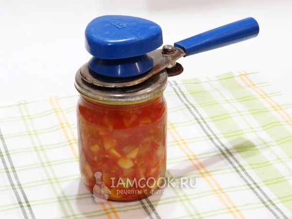 Закатать банку крышкой