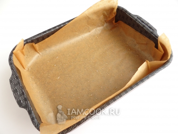 Смазать пергамент маслом