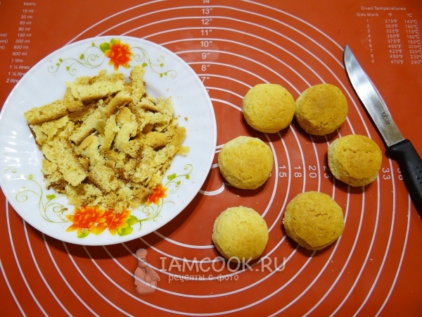 Обрезать края печенья