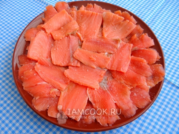 Порезать рыбу