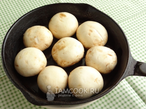 Шампиньоны в сковороде