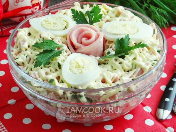 Салат «Нежность» с ветчиной и огурцами