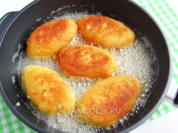 Пожарить пирожки