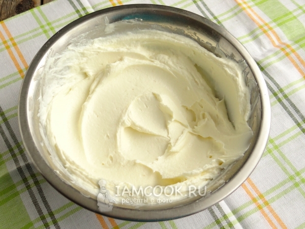 Взбить сырную массу