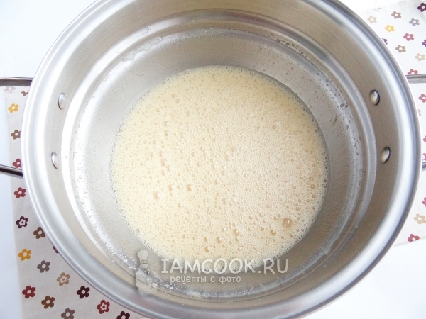 Взбить массу миксером