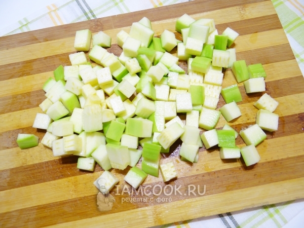 Порезать кабачки