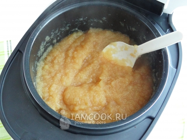 Потушить яблоки в мультиварке