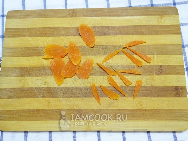 Порезать цукаты